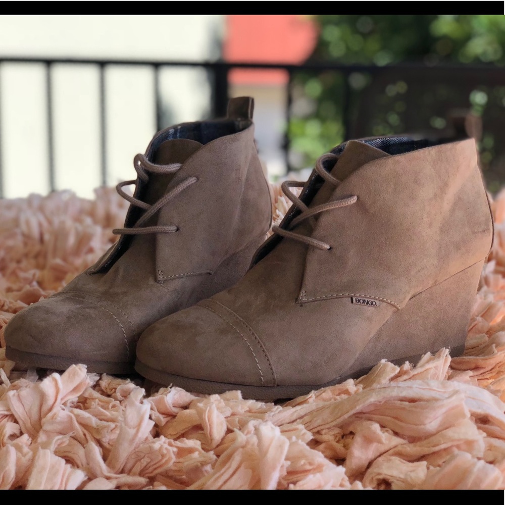 BRAND NEW Bongo Booties Sz 9.5